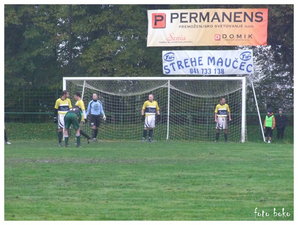 ND Permanens Beltinci : NK Lipa - 08.11.2009 - foto povečava