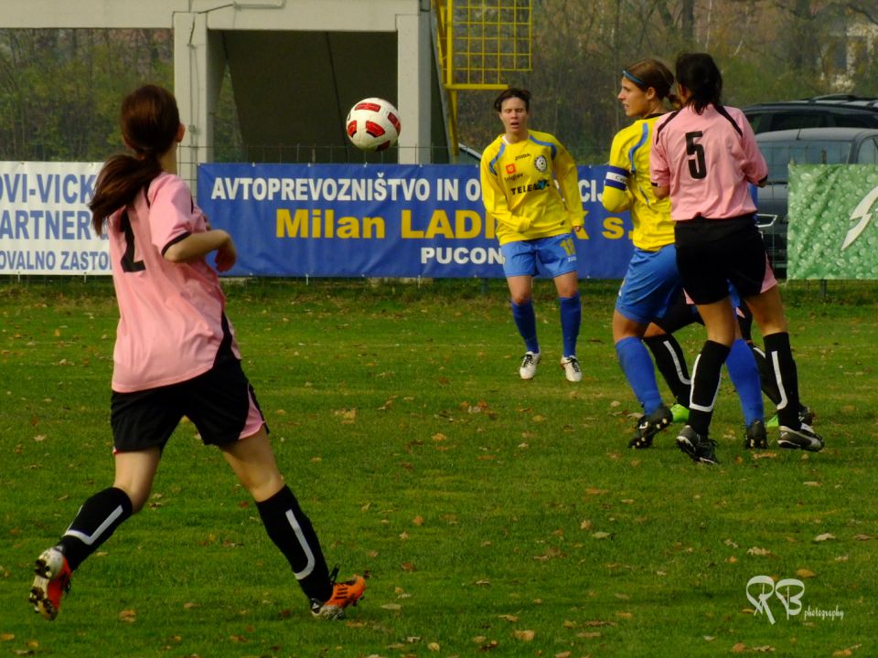 ŽNK Teleing Pomurje: ŽNK Dornava - 06.11.2011 - foto povečava