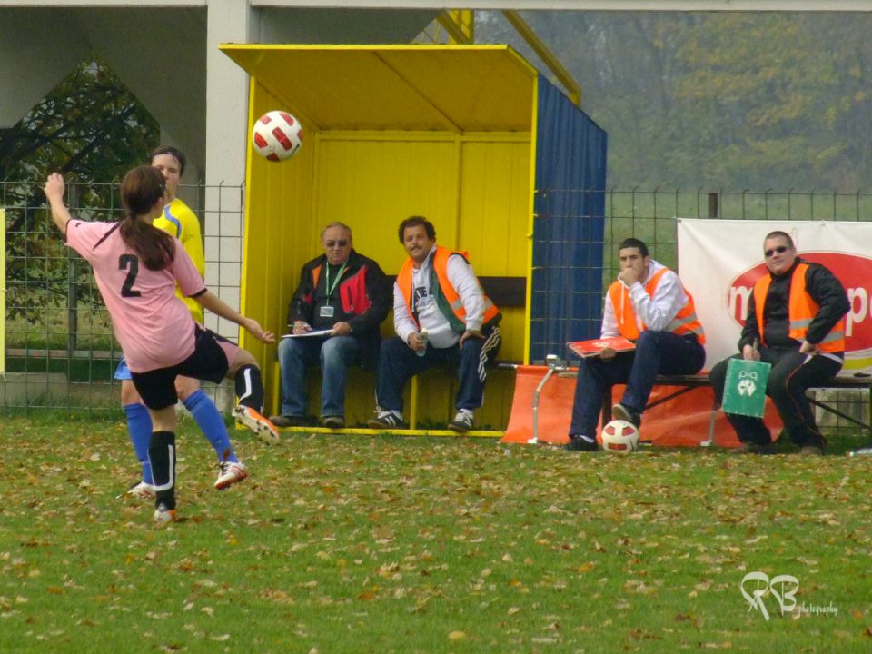 ŽNK Teleing Pomurje: ŽNK Dornava - 06.11.2011 - foto povečava