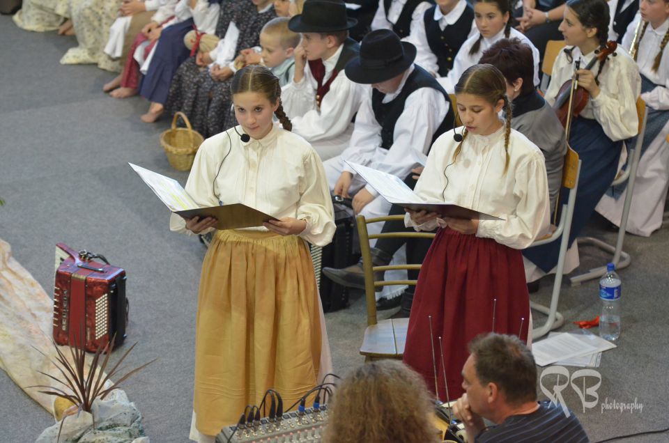 RASTEMO IZ KORENIN - foto povečava