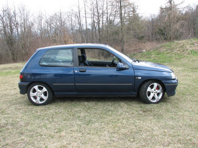 Clio 1.8 16v - foto