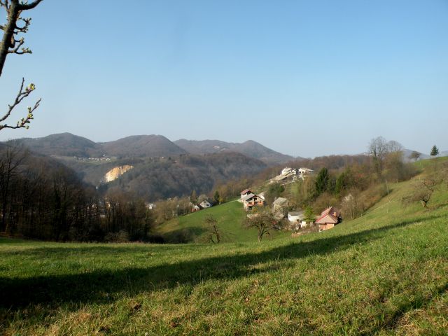 Vrtača, Pečje 28.3.12 - foto