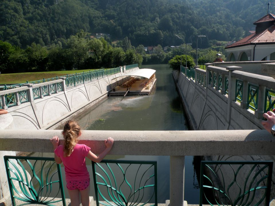 18.6.12DPM varstvo i delavnice za otroke - foto povečava