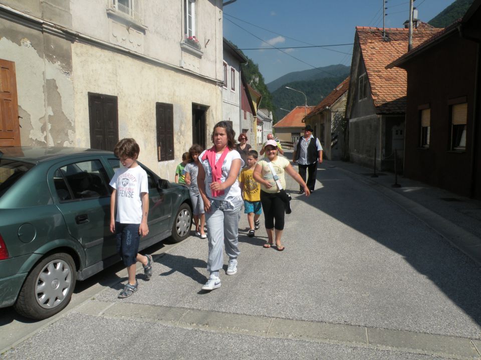 18.6.12DPM varstvo i delavnice za otroke - foto povečava