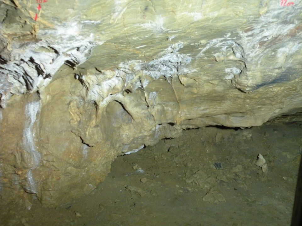 10.4.13 Ajdovska jama - foto povečava