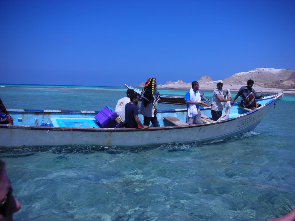 28.2.14 Sokotra - s čolni na zahodno obalo - foto povečava