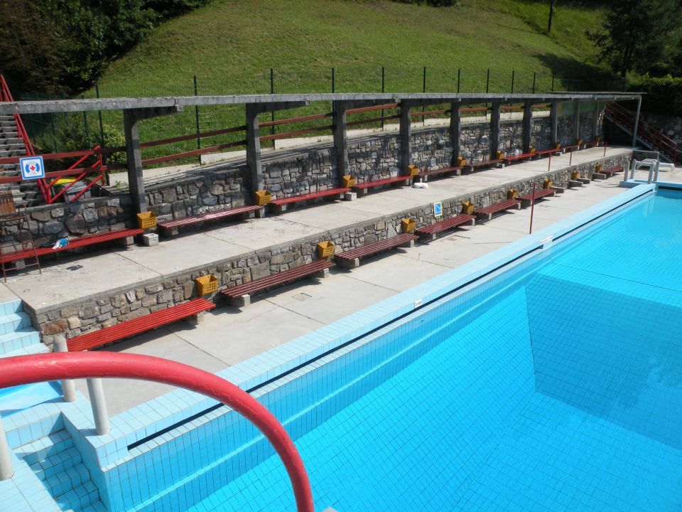 15 bazen Njivice Radeče - foto povečava