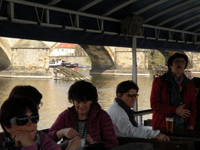 16 Praga - vožnja z ladjico. - foto