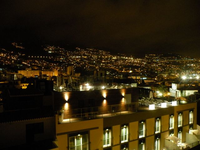 16 Madeira Funshal zvečer - foto