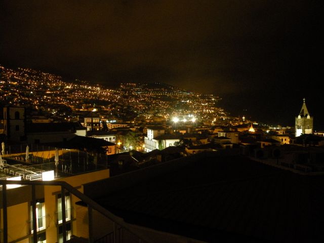 16 Madeira Funshal zvečer - foto