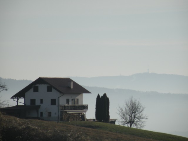 16 Poklek nad blanco - foto