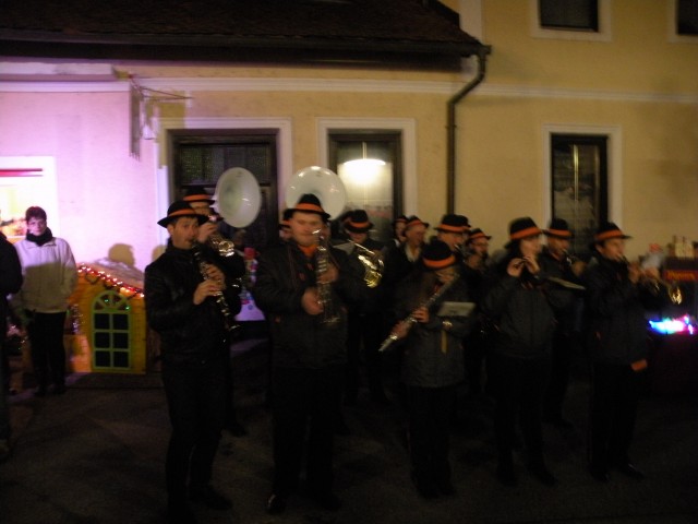 16 Prižig lučk v Radečah - foto