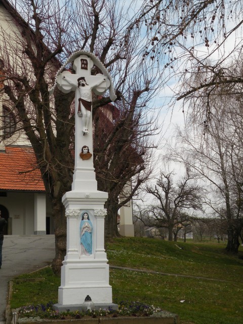 17 U3 Lendava Plečnikova cerkev Bela golobica - foto