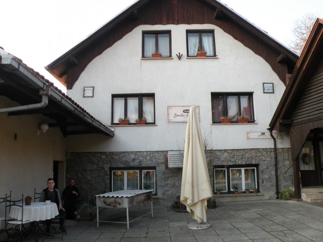 17 U3 Lovski dom - večerja - foto