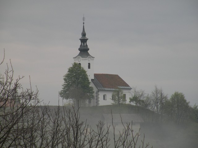 17 Bela cerkev - foto