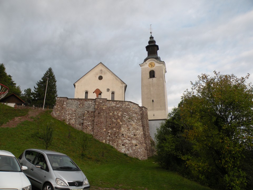 17 Svibno Anina pesem, Arnike - foto povečava