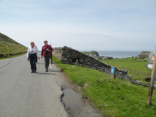 Škotska Kilt Rock in Old Mann of Storr - foto