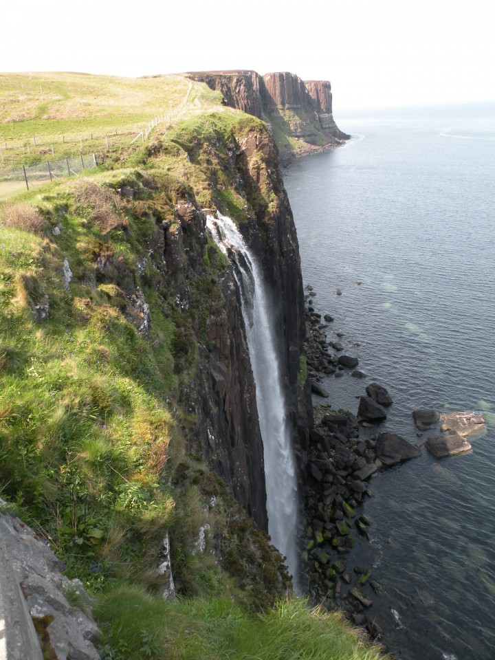 Škotska Kilt Rock in Old Mann of Storr - foto povečava