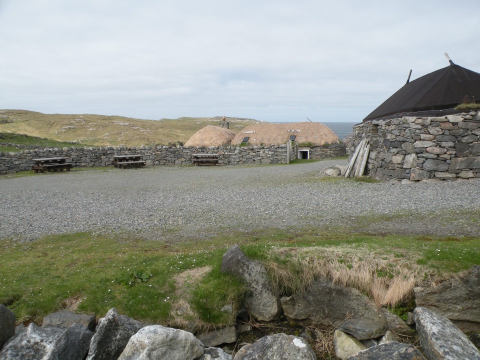 Škotska Calanais st., Carloway Broch, Črne h. - foto povečava