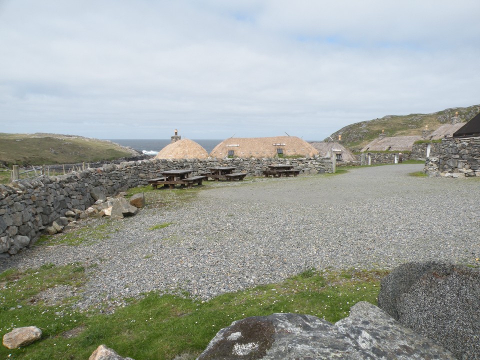 Škotska Calanais st., Carloway Broch, Črne h. - foto povečava