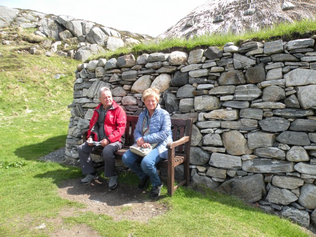 Škotska Calanais st., Carloway Broch, Črne h. - foto
