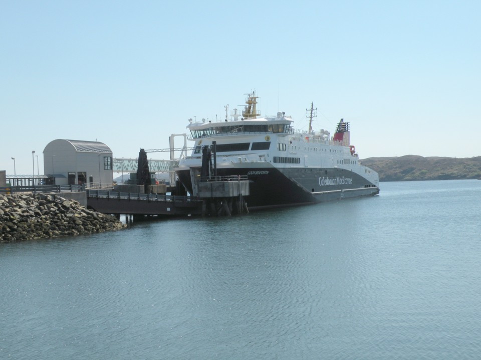 Škotska Stornoway po mestu - trajekt Ulapool - foto povečava