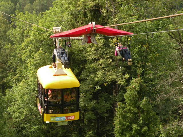 19 Balt.3 NP Gauja gondola in jama - foto