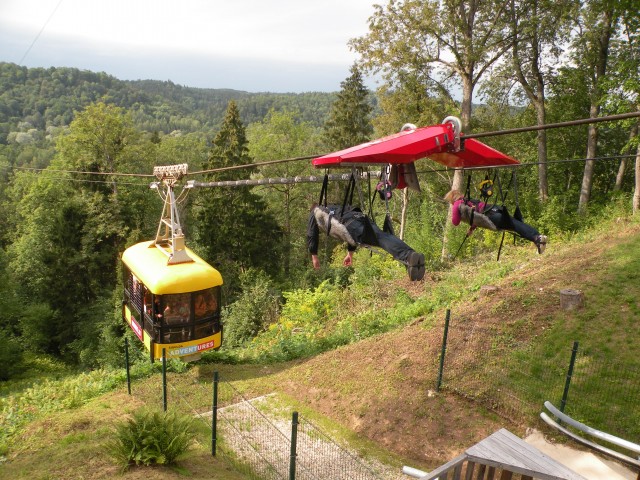 19 Balt.3 NP Gauja gondola in jama - foto