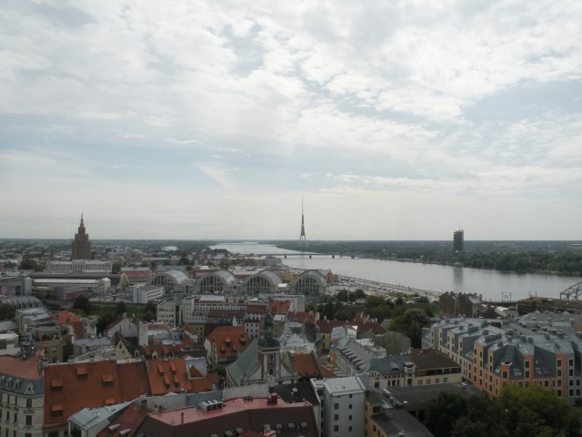 19 Balt.3 Riga cerkev zvonik in razstava - foto
