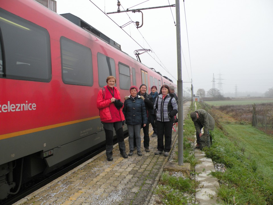 4.12.19 od Libne do Brežic čez polja. - foto povečava