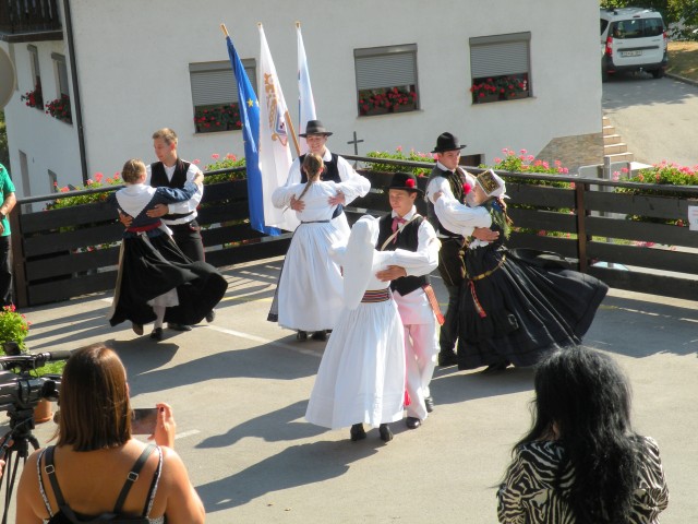 21 Pod Lipo Svibno - foto