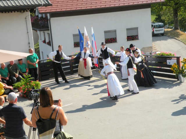 21 Pod Lipo Svibno - foto