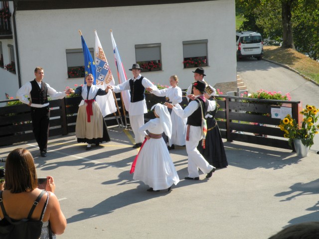 21 Pod Lipo Svibno - foto
