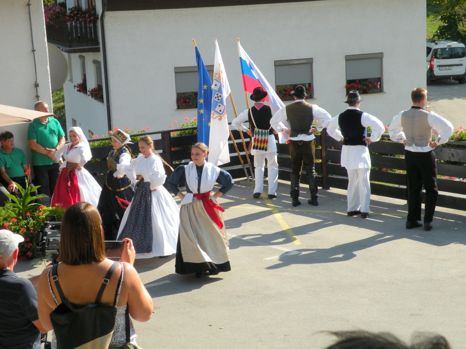 21 Pod Lipo Svibno - foto povečava