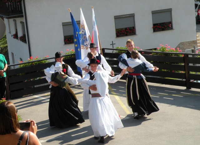 21 Pod Lipo Svibno - foto