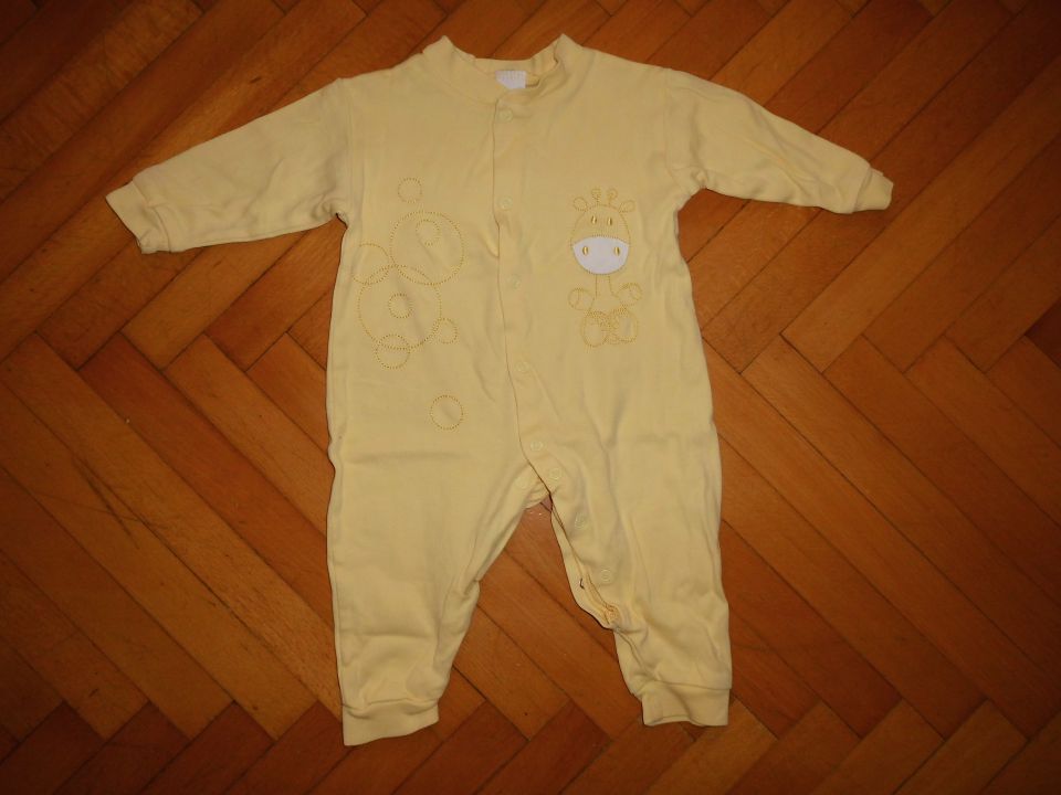 eno pižama 68 2 eur
