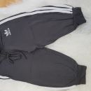 Adidas kapri trenirka st.S  4€