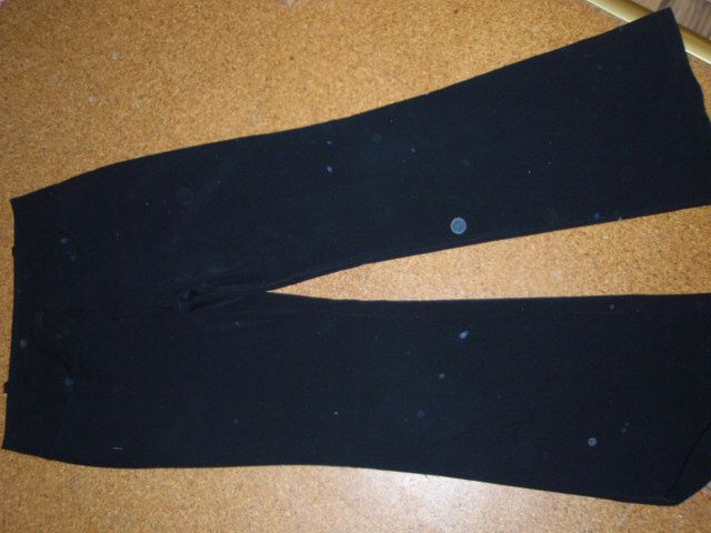 črne hlače