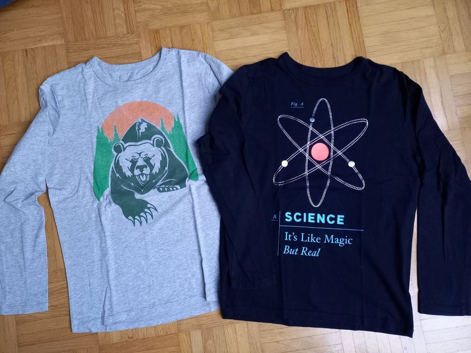 - 2x majica z dolgimi rokavi (svetlo siva z medvedom, črna z napisom science) - 8 €-kom