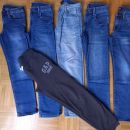 - 5x modre kavbojke - 15 € na kos - temno sive hlače od trenirke - 15 €