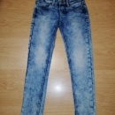 jeans hlače, št. 134