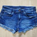 Hm kratke jeans hlače,št. 36... 6€