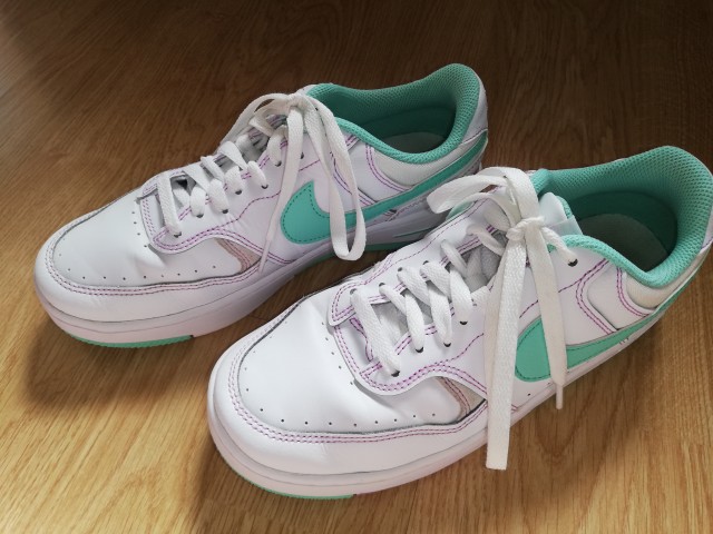 Superge nike, št. 40