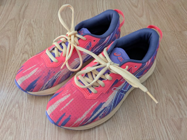 Superge Asics, št. 36