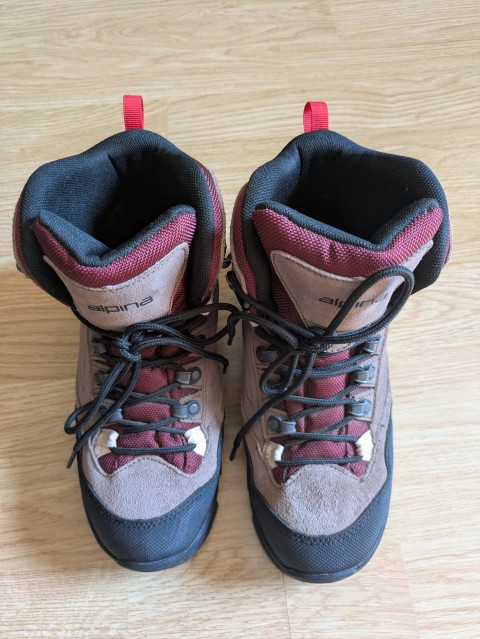 Pohodni čevlji Alpina, št. 36-37.... 22€ - foto