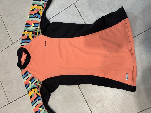 Majica z uv zascito (kupljena v Decathlonu) 4eur