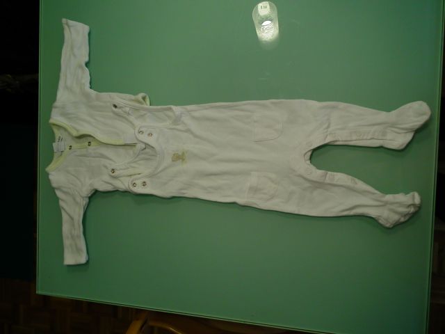 Komplet H&M, št 62, 5 €.