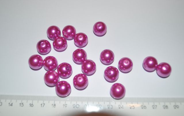 Steklene perle 12 mm in 14 mm, prve 50 kom 1,00 eur, druge 50 kom 1,50 eur