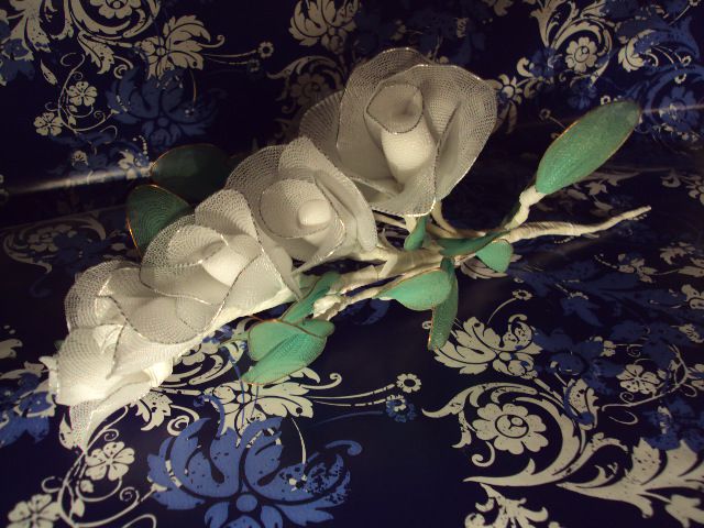 Snežno bel šopek vrtnic - foto