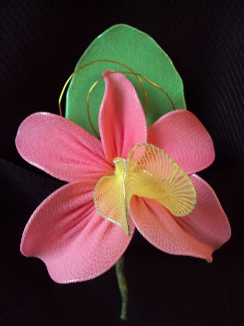 Naprsni poročni šopek s cvetom orhideje  - foto povečava